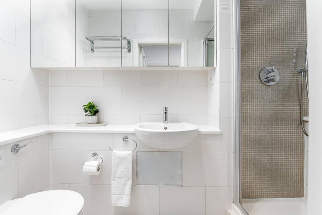 Chic Apartment - Fabulous Central Location In Zone 1 Лондон Екстериор снимка